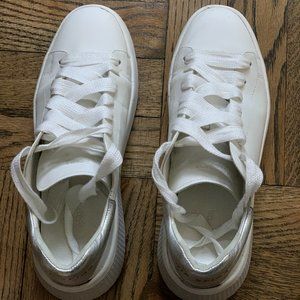 VIA SPIGA Parrel Low Top Platform Sneakers l Sz 7M l Porcelain Silver Leather